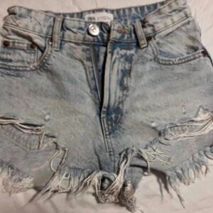 Zara Women’s Size 0 denim shorts